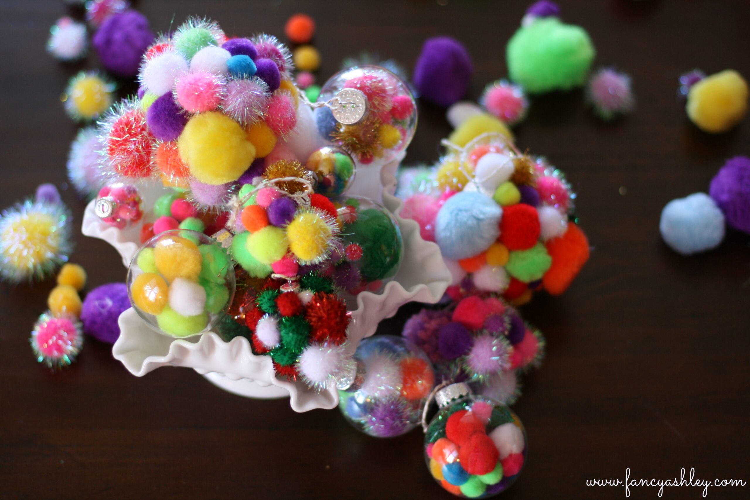 pom pom ornaments 3