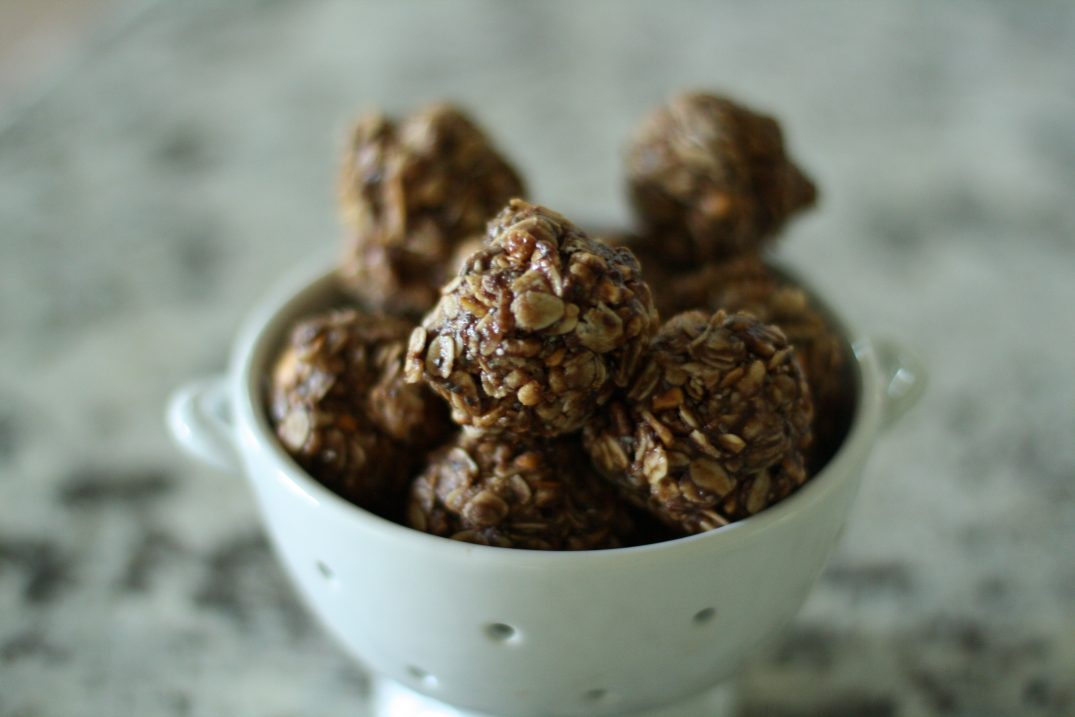 Peanut Butter Pretzel Chocolate Chip Granola Bites // Fancy Ashley