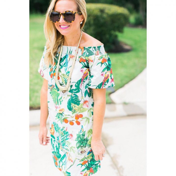 One of my favorite prints of the summer and one of my favorite dresses of the summer! This one is now 30% off! It's such a cute one and the perfect dress for a tropical vacay or and evening out! I've linked the dress and all other deets in this pic herehttp://liketk.it/2oRkY @liketoknow.it #liketkit or search it on the bloggity blog. Link in profile! Hope you've had a fab Monday!