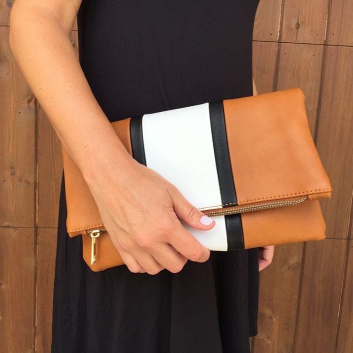 Super cute clutch alert and super deal alert!! This one is so great and at $25, hard to pass up. Also comes in black! Perfect for now and fall!Both cultures are linked here with @liketoknow.it or you can head to the Facebook page for direct links! http://liketk.it/2oWi3 @liketoknow.it #liketkit #ltkstyletip #ltkunder50 #ltkunder30