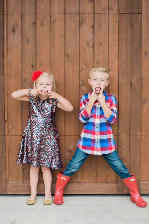 kid holiday card photo ideas