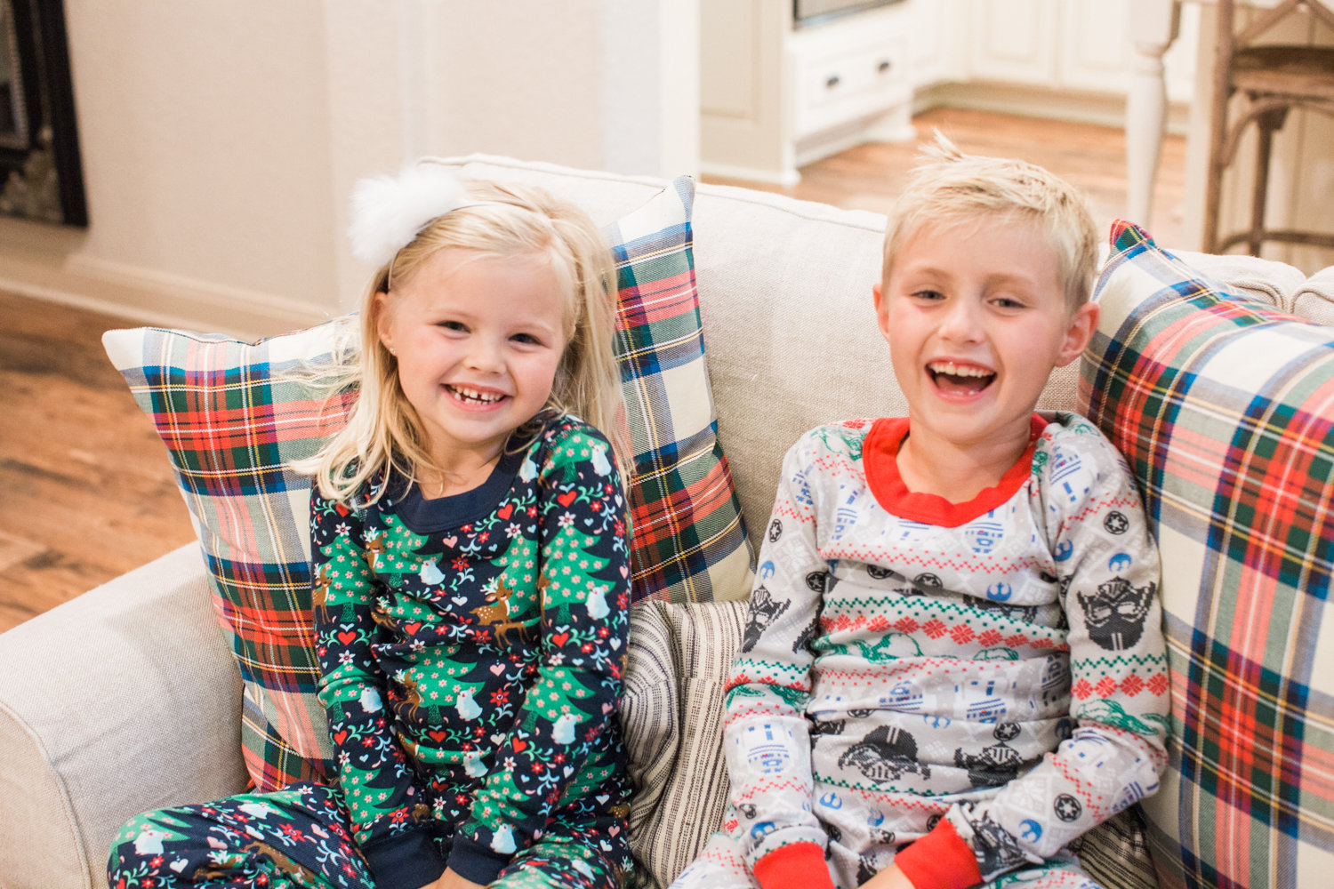 kids-holiday-pajamas