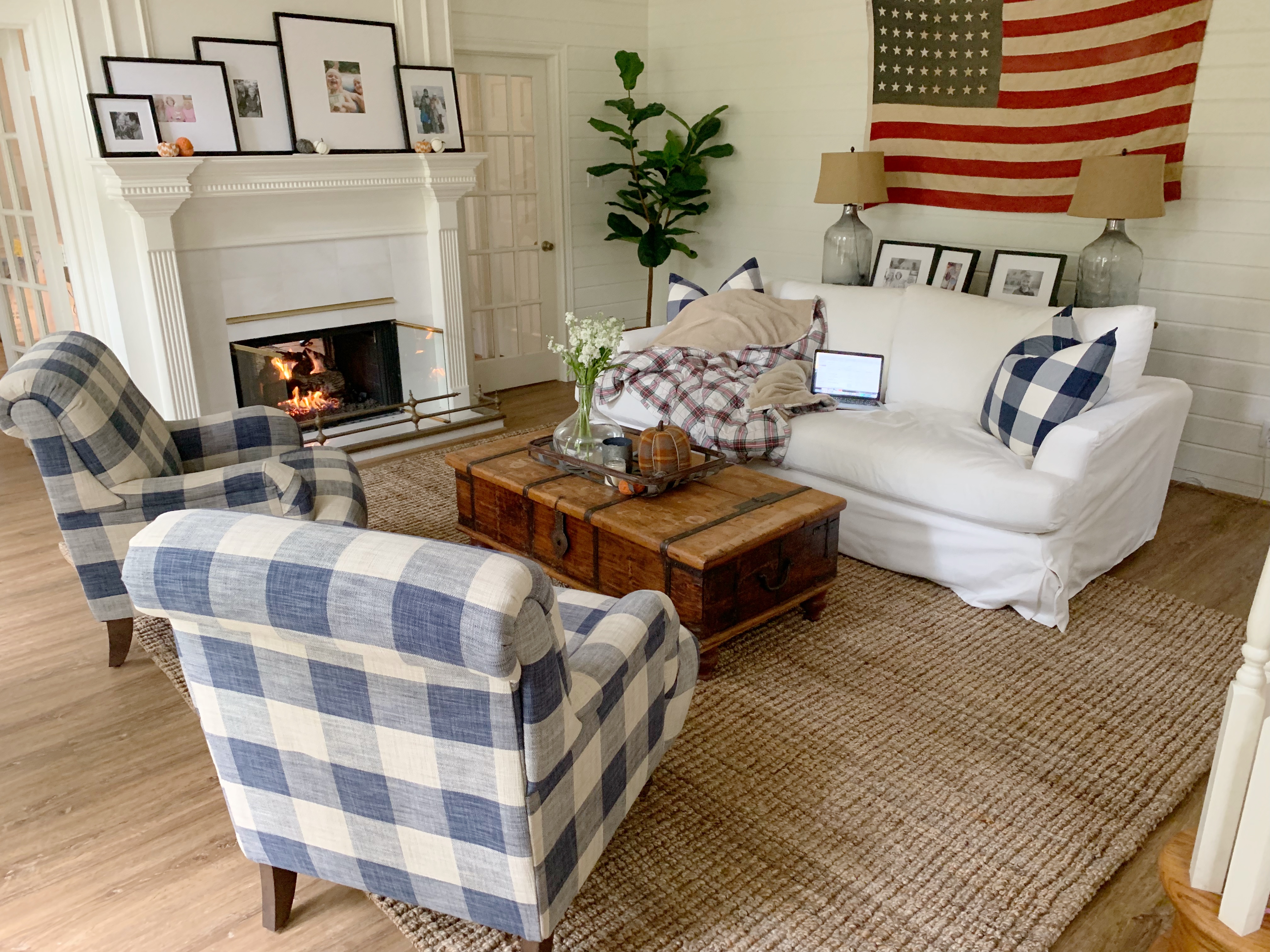 Current Favorites featured by top life and style Houston blogger, Fancy Ashley: fall living room decor