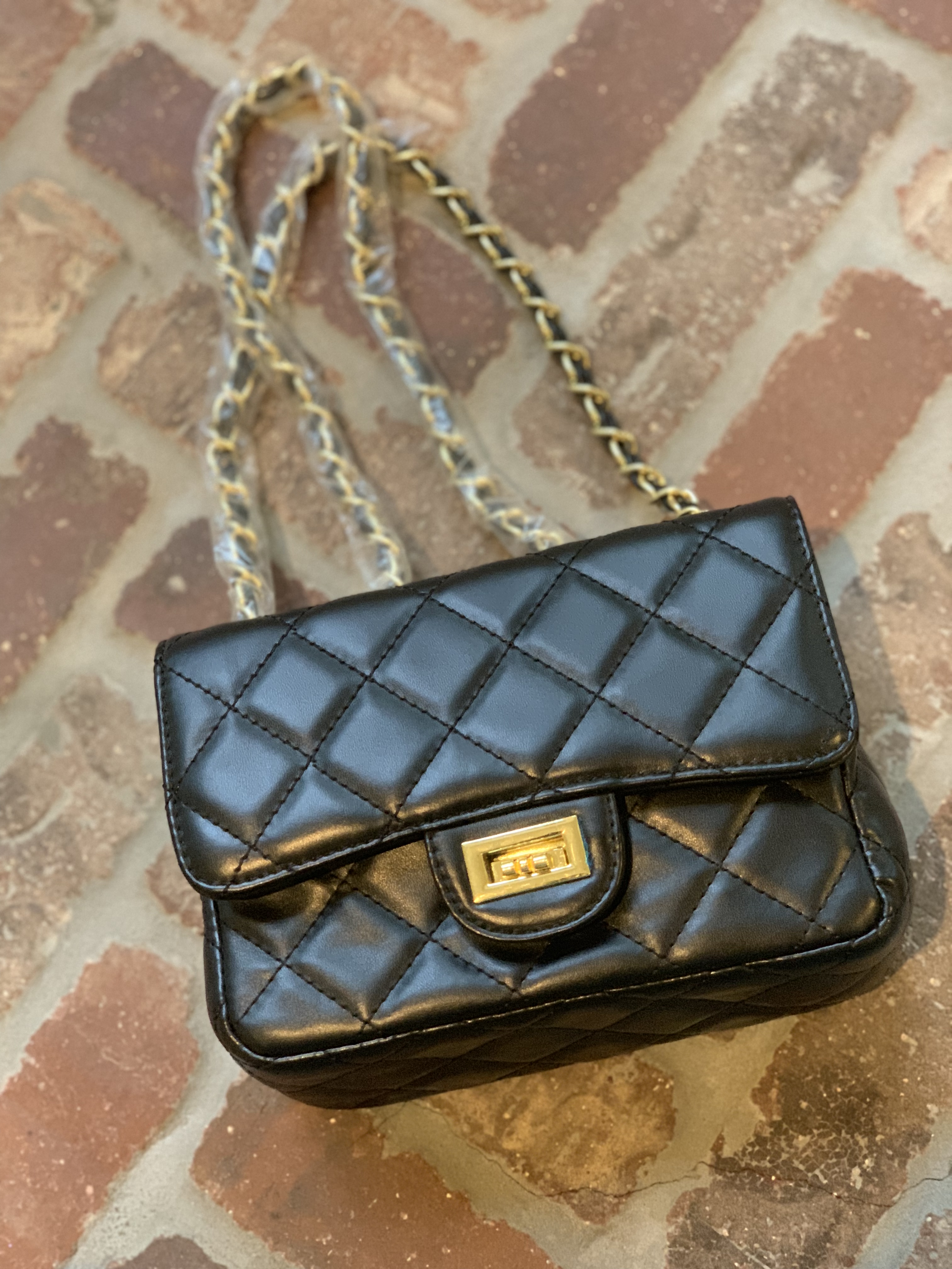 Amazon Favorites featured by top Houston fashion blog, Fancy Ashley: purse