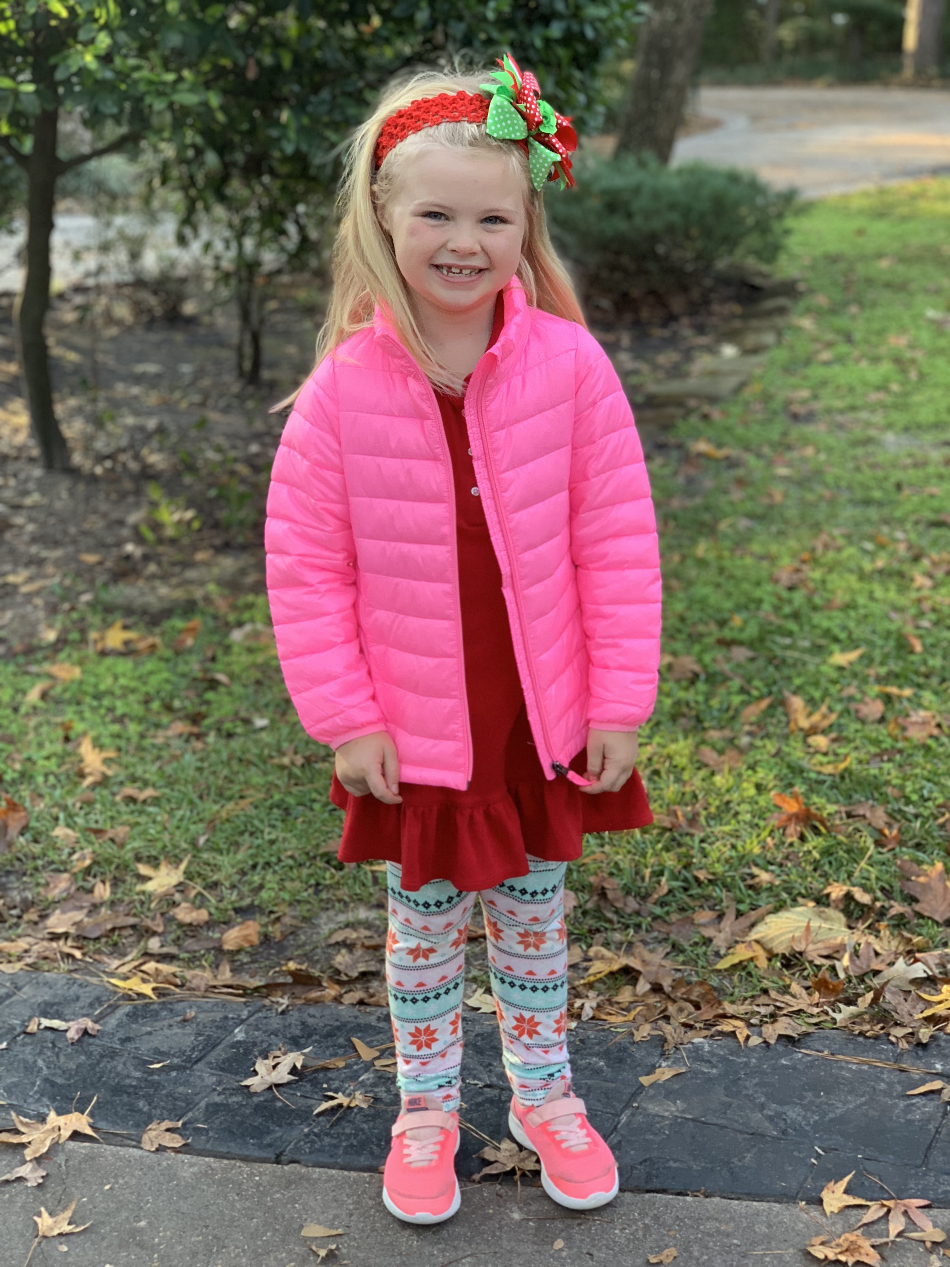 Winter fashion Amazon Favorites featured by top Houston fashion blogger, Fancy Ashley: image of a girl wearing an Amazon Essentials lightweight puffer jacket