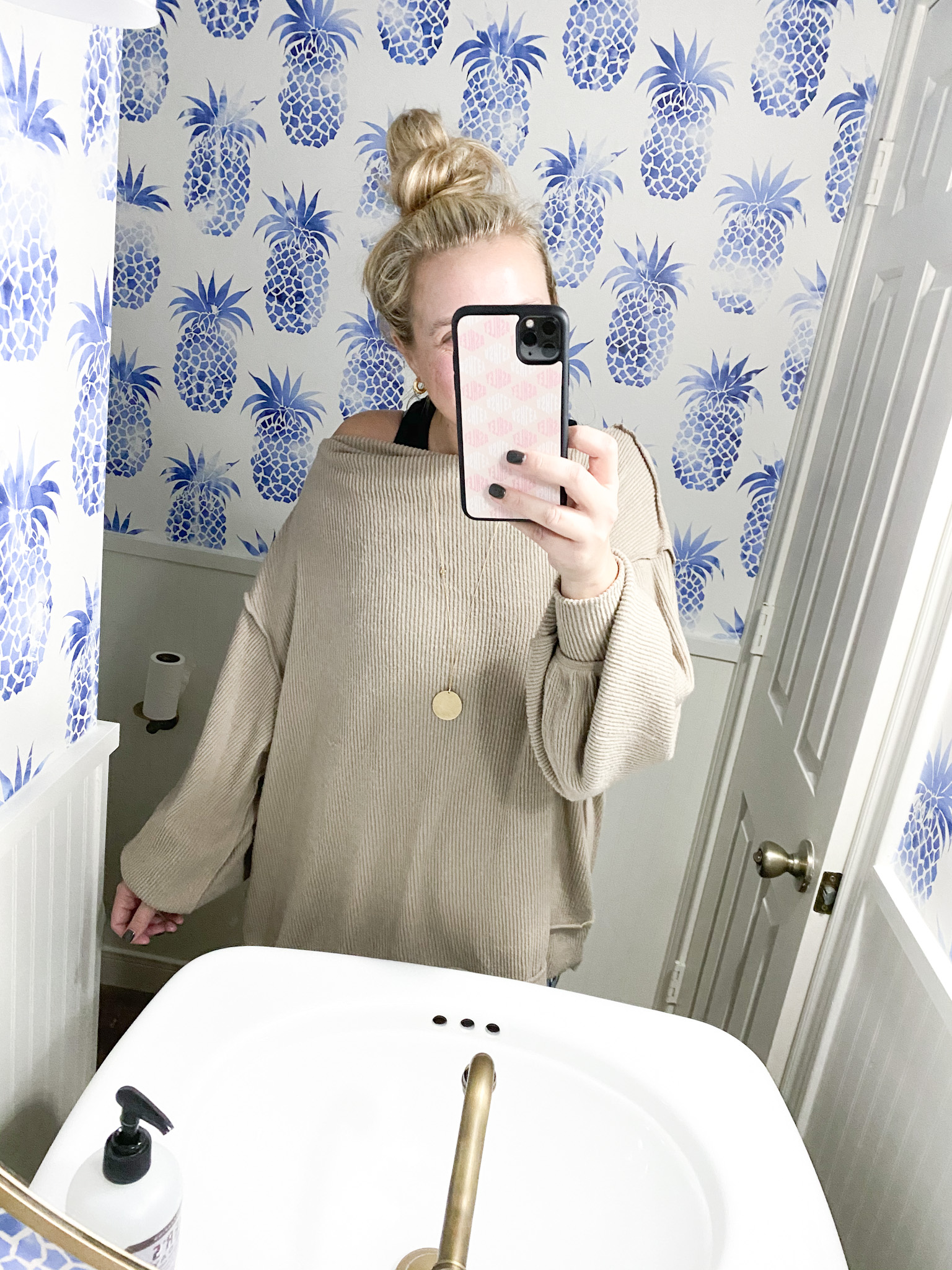 Cute Fall Outfits by popular Houston fashion blog, Fancy Ashley: image of a woman wearing a beige slouchy top.