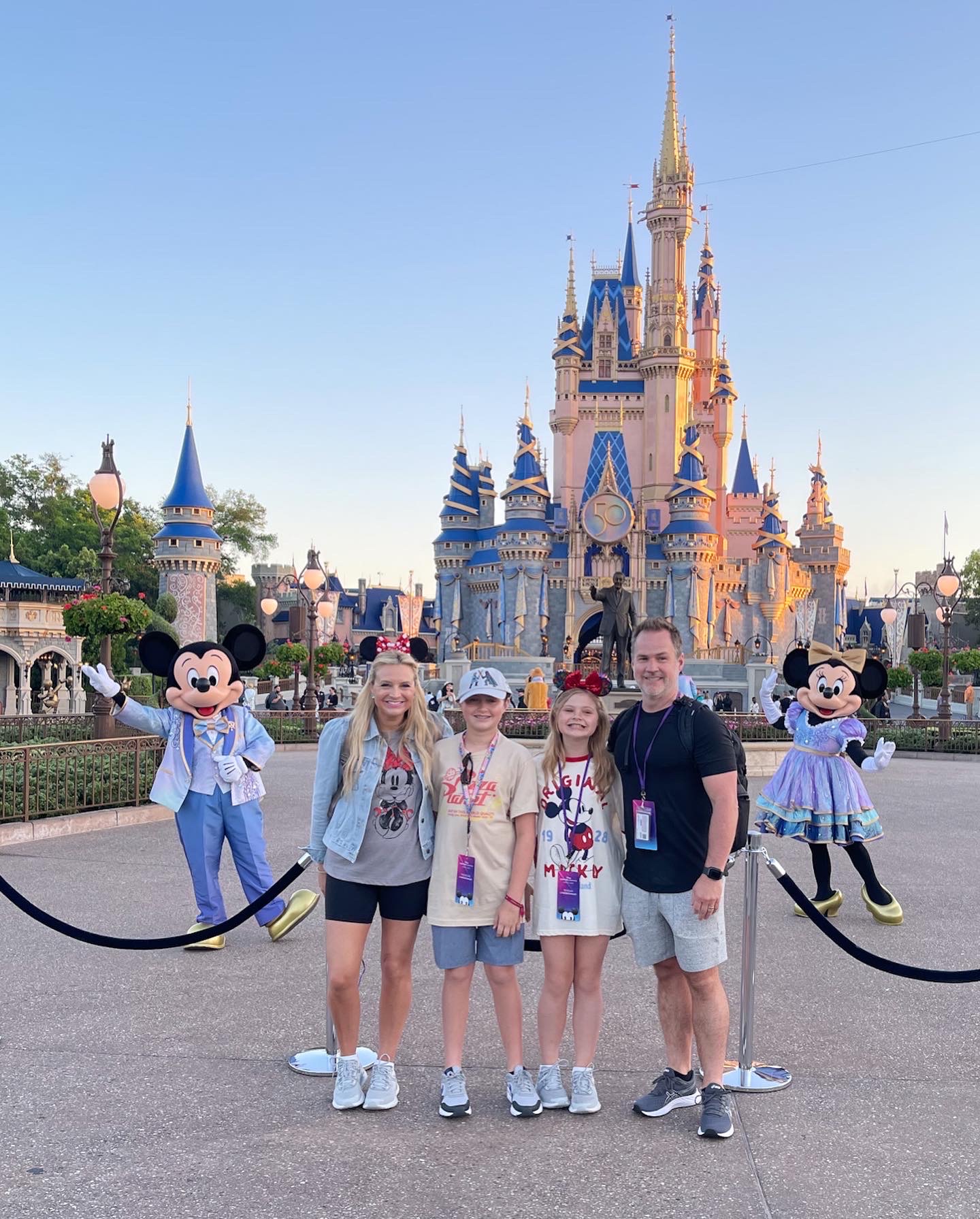 SUMMER LOOKBOOK: OUTFITS TO SURVIVE DISNEY WORLD